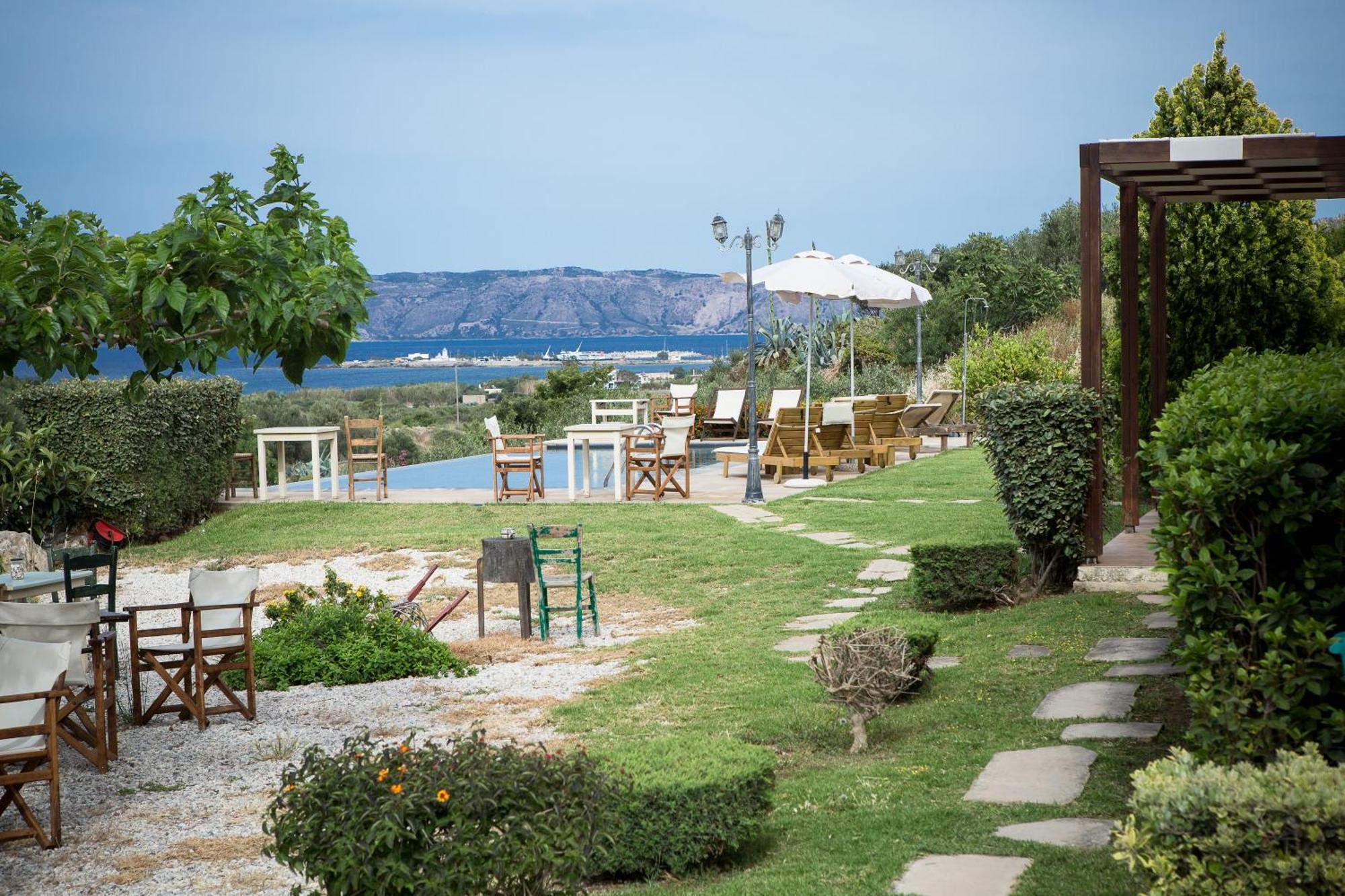 Agarathos Traditional Rooms With Pool Kalivianí Exterior foto